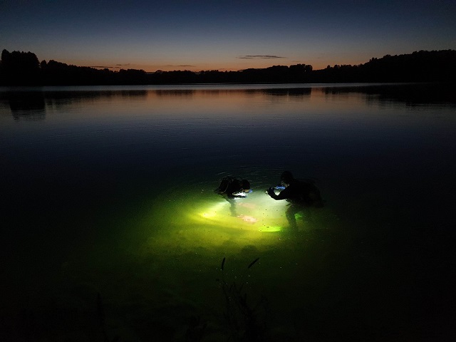 nocne nurkowanie hancza jezioro wakacje